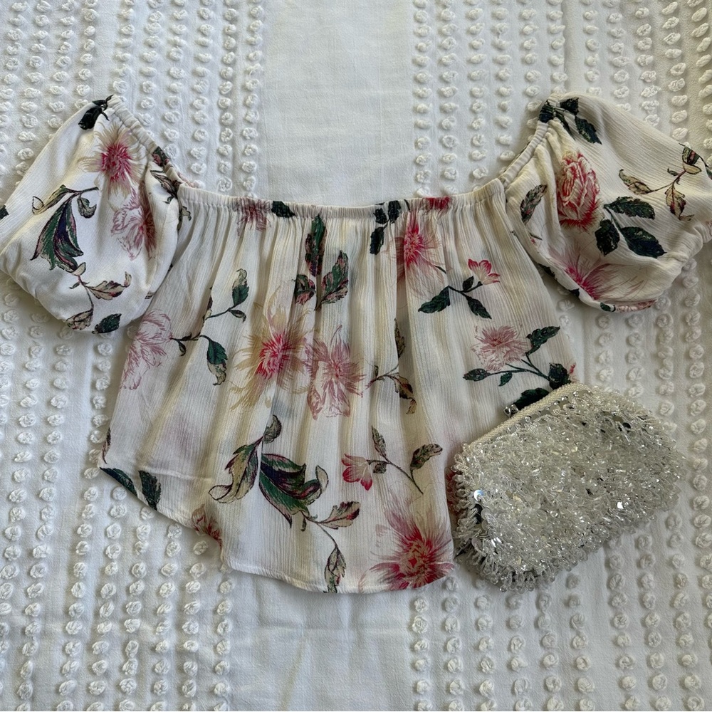 Urban Outfitters Kimchi Blue Pia Floral Off-the-Shoulder Top Blouse XS